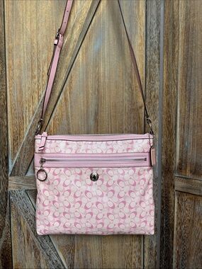 Coach Pink Chelsea Signature Crossbody Messenger Bag F17120